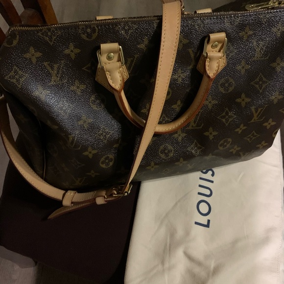 Authentic Louis Vuitton Bandolier bag - Picture 5 of 6